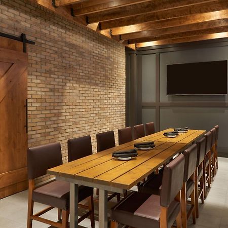 Four Points By Sheraton Windsor Downtown Luaran gambar